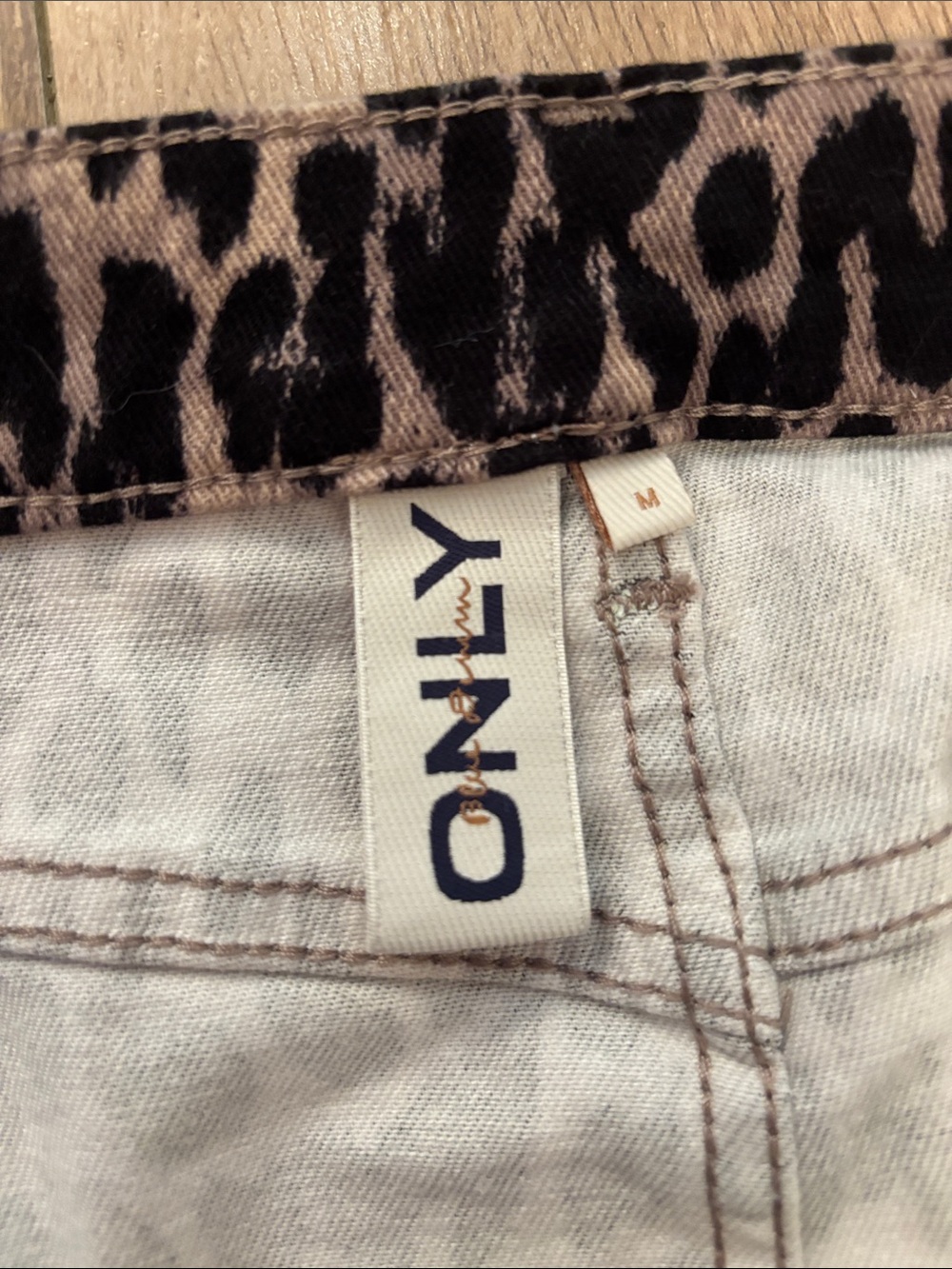 Only Leopard Print Maxi Skirt in Beige and Black - Picture 2 of 4
